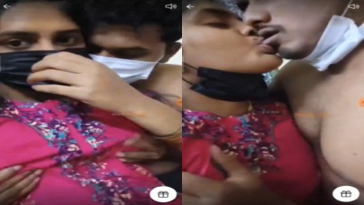 Horny Couple Kissing Massaging Mulai HD